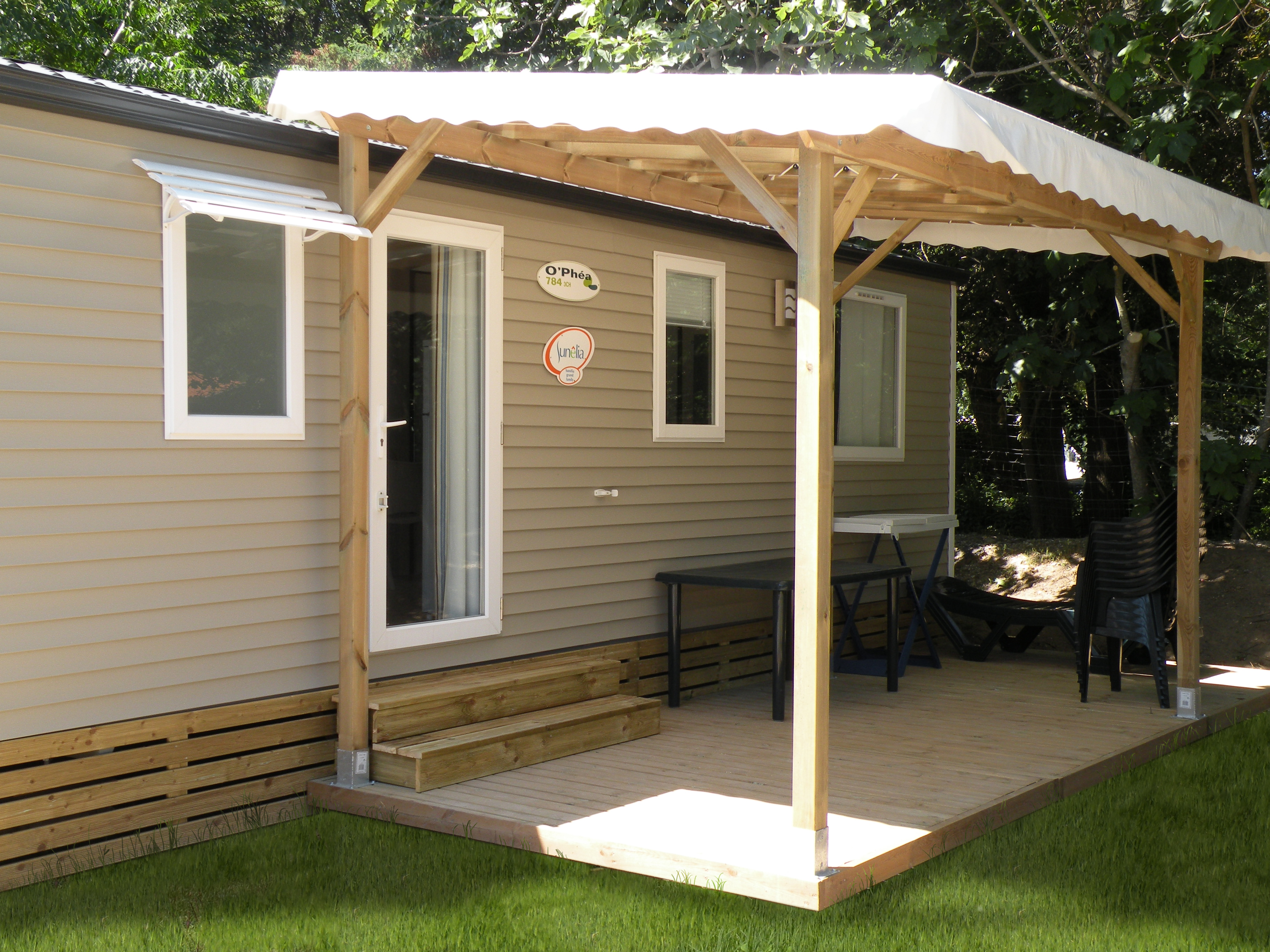 Pergola bois avec sabot